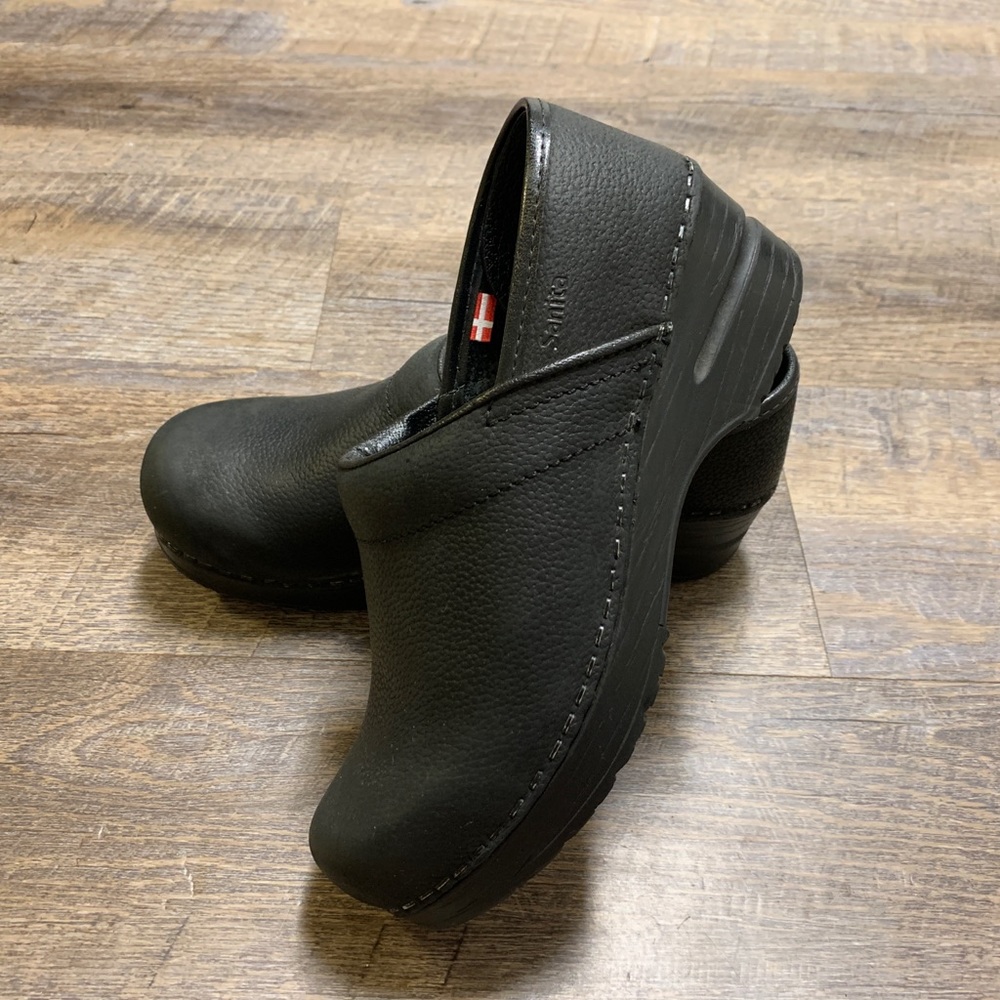 Sanita Danish Design Leather Clogs EU Sz 35 US 4.5